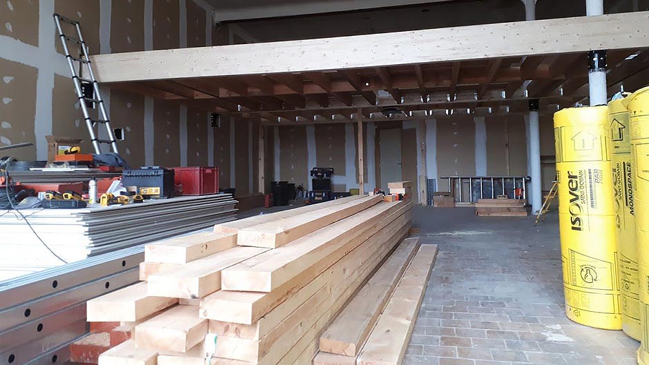 planche de bois dans un atelier