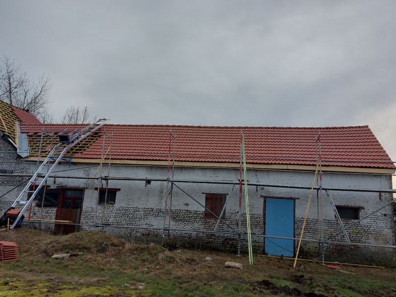Toiture De Ferme En Cours De Renovation A Nieppe