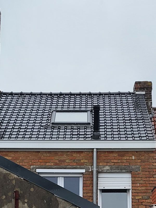 Vu Toiture Tuile A Lomme Apres Renovation